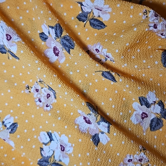 Almost Famous Yellow Floral Cinched Waist Dress – Size Medium (Juniors) - Picture 5 of 12